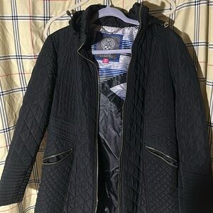 Vince Camuto Winter Puffer Jacket with a hood